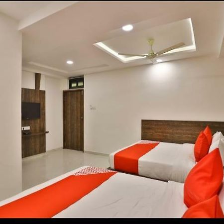 Hotel Pathik Villa Αχμπανταμπάντ Εξωτερικό φωτογραφία