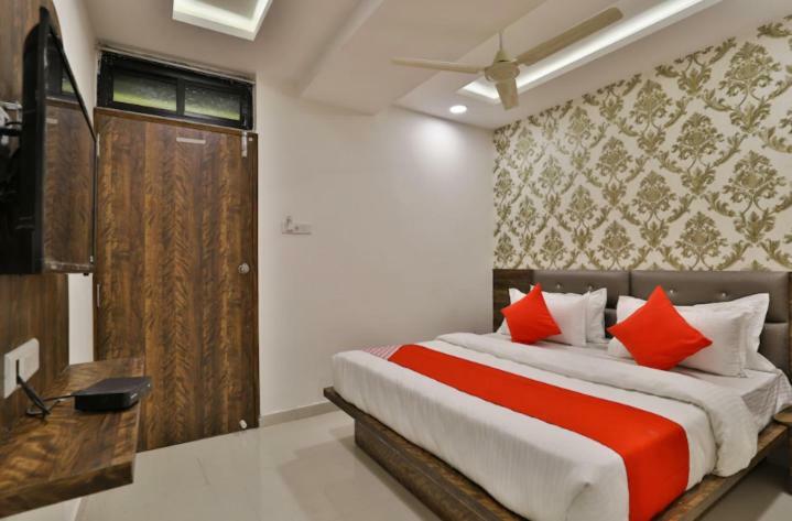 Hotel Pathik Villa Αχμπανταμπάντ Εξωτερικό φωτογραφία