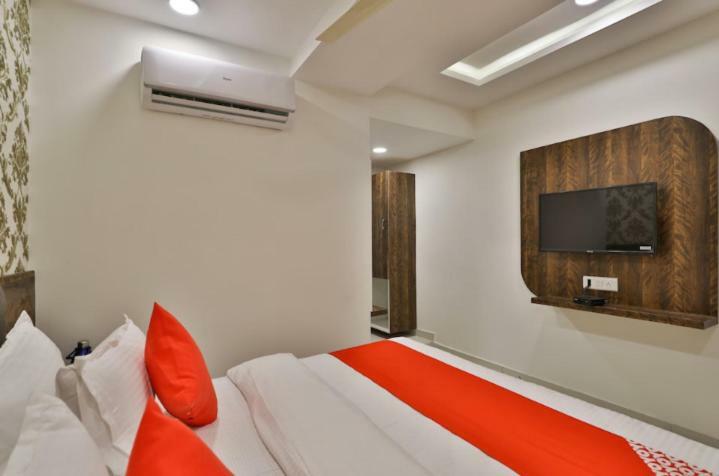 Hotel Pathik Villa Αχμπανταμπάντ Εξωτερικό φωτογραφία