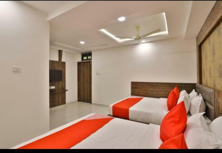 Hotel Pathik Villa Αχμπανταμπάντ Εξωτερικό φωτογραφία