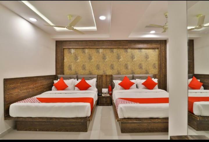 Hotel Pathik Villa Αχμπανταμπάντ Εξωτερικό φωτογραφία
